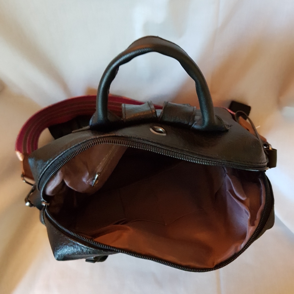 Backpack - Picture 8 of 9